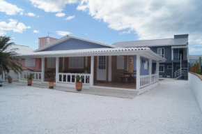 Casa com 4 quartos à 200 m da praia c/ churrasqueira